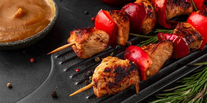 chicken and red pepper kebabs with rosemary